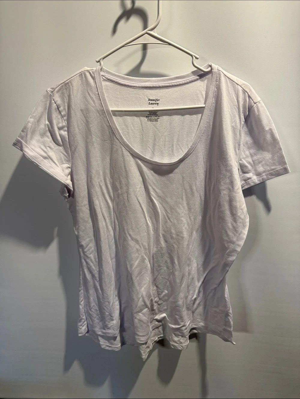 Jennifer Lauren Women's Scoop Neck Tee in White Size: XL